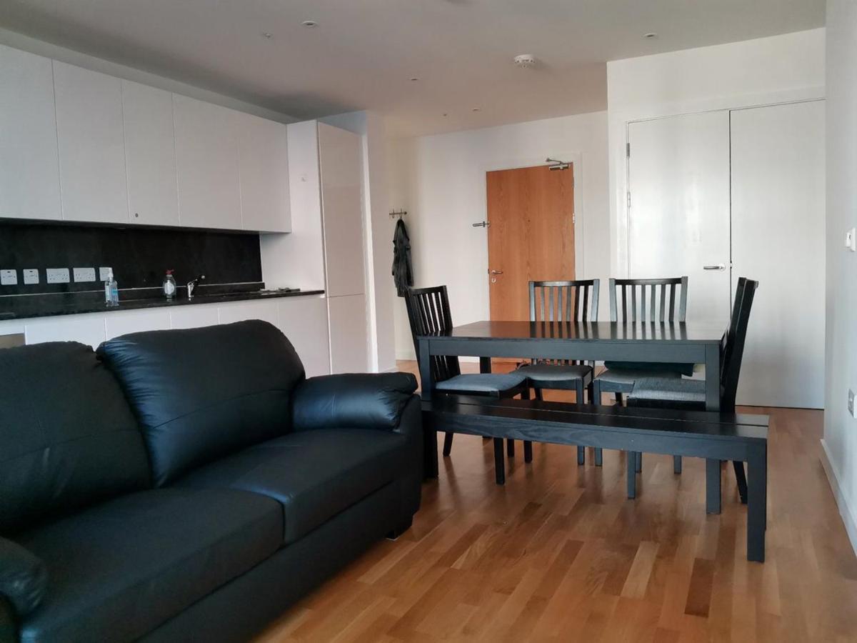 Viktoras 3 Bedroom Appartamento *